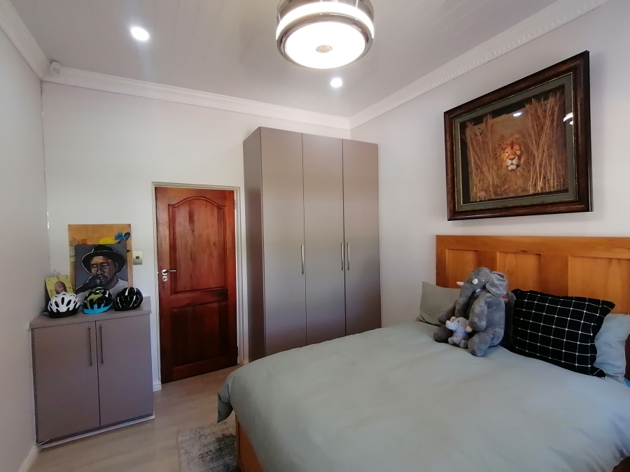 6 Bedroom Property for Sale in Wilkoppies North West